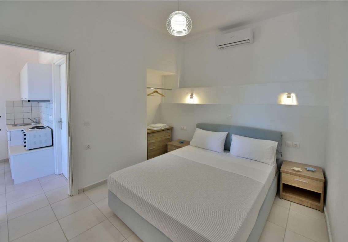 Douskos Beach House Apartment Hydra  Exterior photo